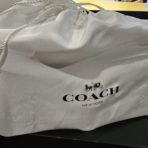 Coach Women's Cream and Tan Patterned Shoulder ag - Picture 14 of 17